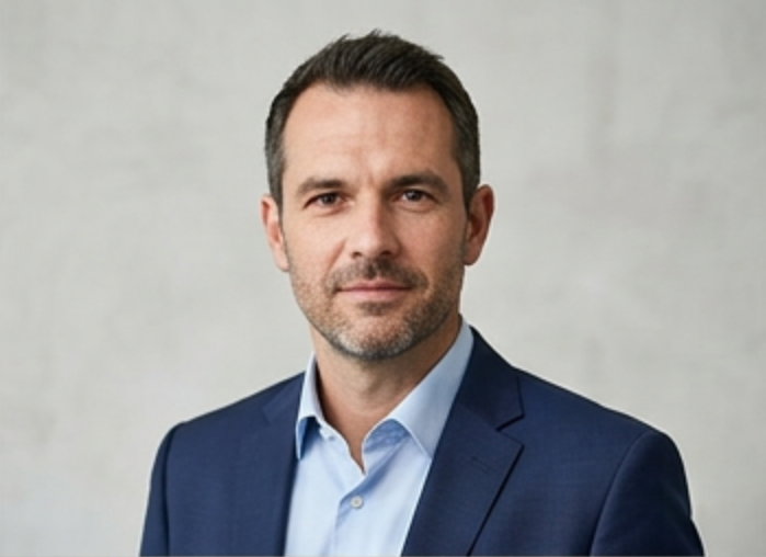 Dr. Alexander Brunner